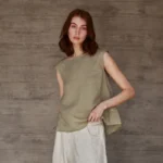 Chic Sleeveless Ramie Top for Effortless Summer Style - Image 3