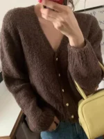 Luxurious Cashmere V-Neck Cardigan for Effortless Elegance - Image 3