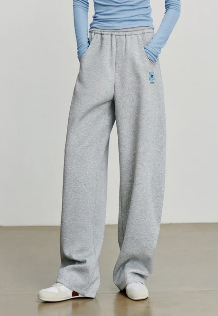 Velvet Green Embroidered Sweatpants for Trendy Comfort
