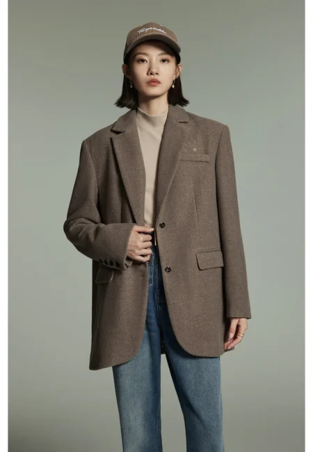 Stylish Women's Woolen Coat: Warm Tailored Winter Jacket