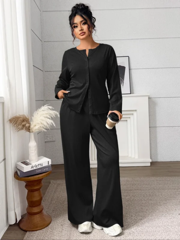 Plus Size Camo Crop Top & Shorts Set - Stylish Summer Outfit