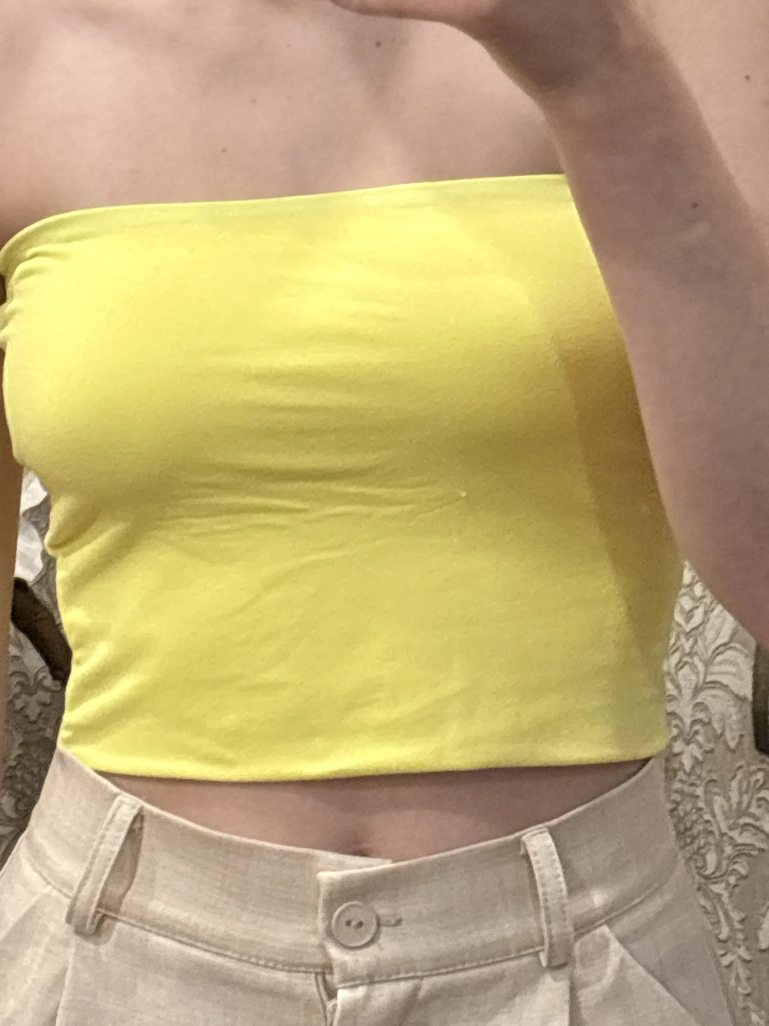 Stylish Women's Strapless Cropped Tube Top for Summer Fun photo review