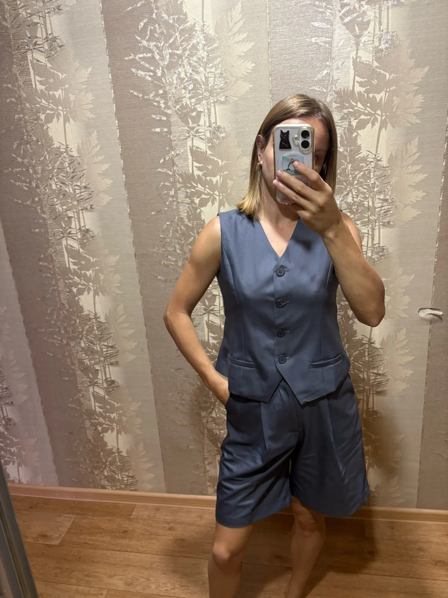 Polished Vest & Shorts Set - Versatile Summer Professional Attire photo review
