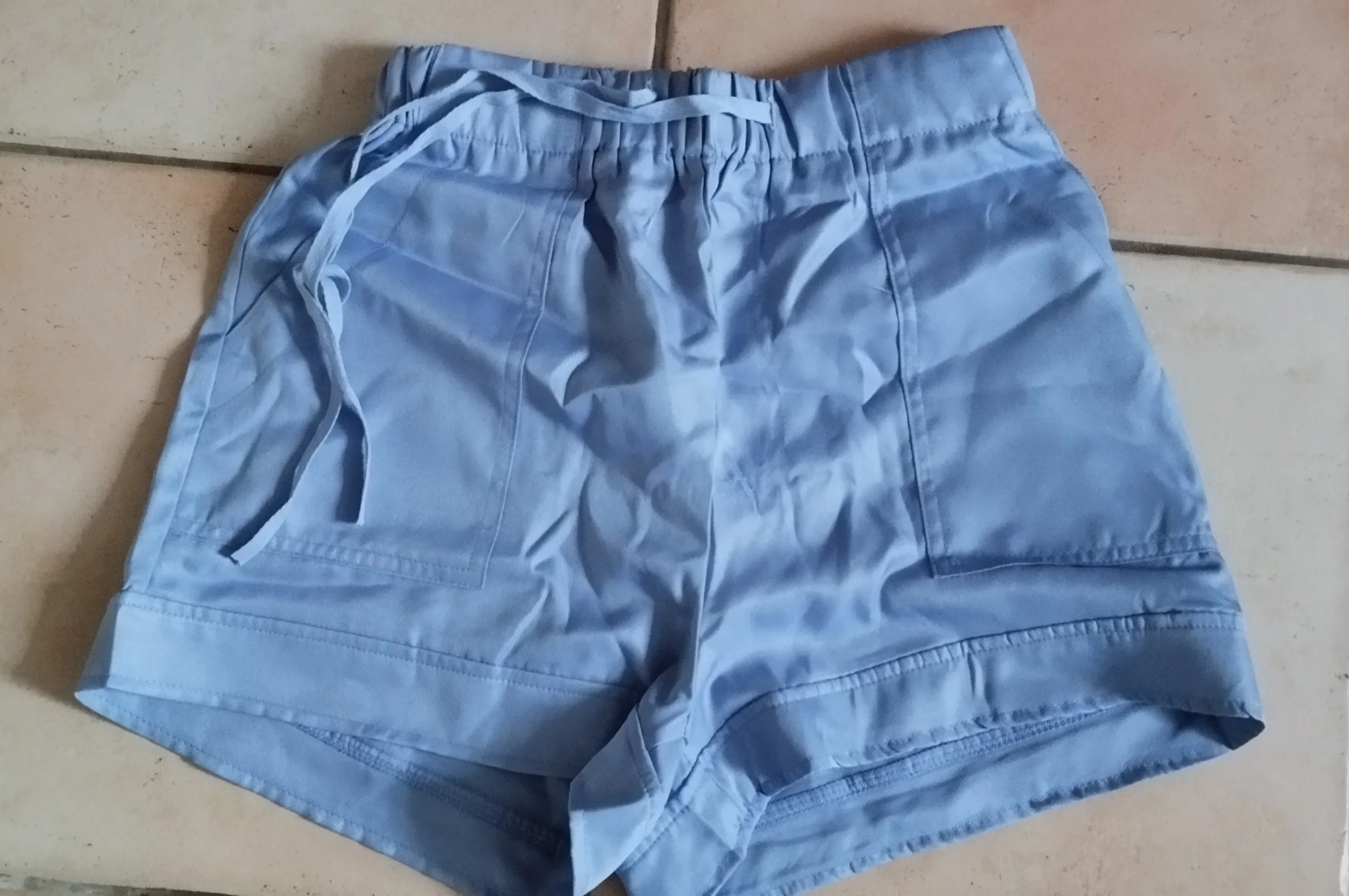 High-Waisted Summer Shorts in Lightweight Polyester photo review