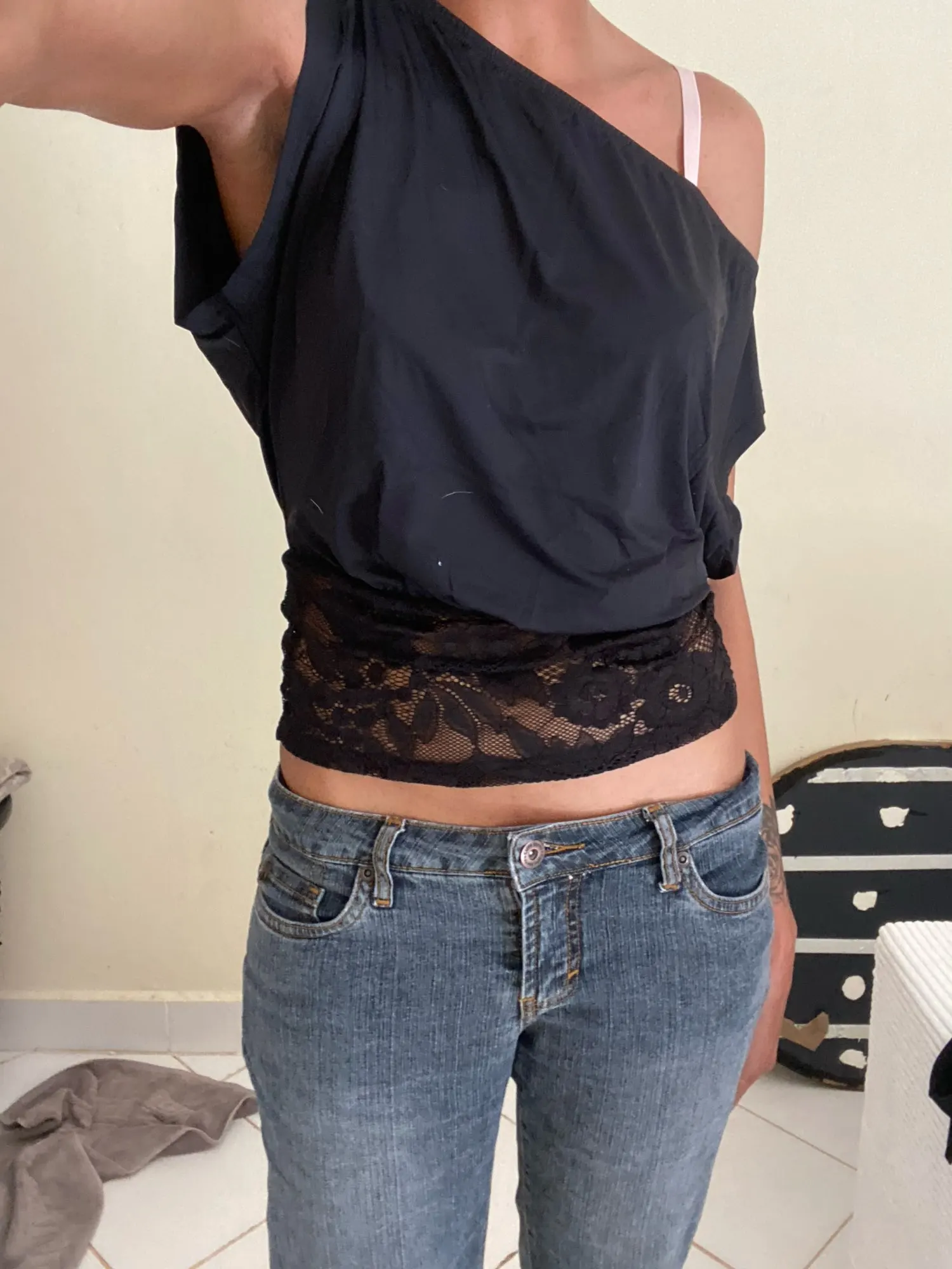 Black Lace-Inspired Off-Shoulder Slim Fit Top photo review