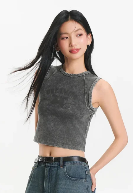 Retro Summer Vibes: Women's Sleeveless Print Camisole Top