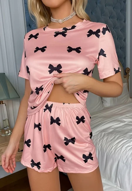 Bow Print Women's Pajama Set - Cozy Top & Shorts Duo