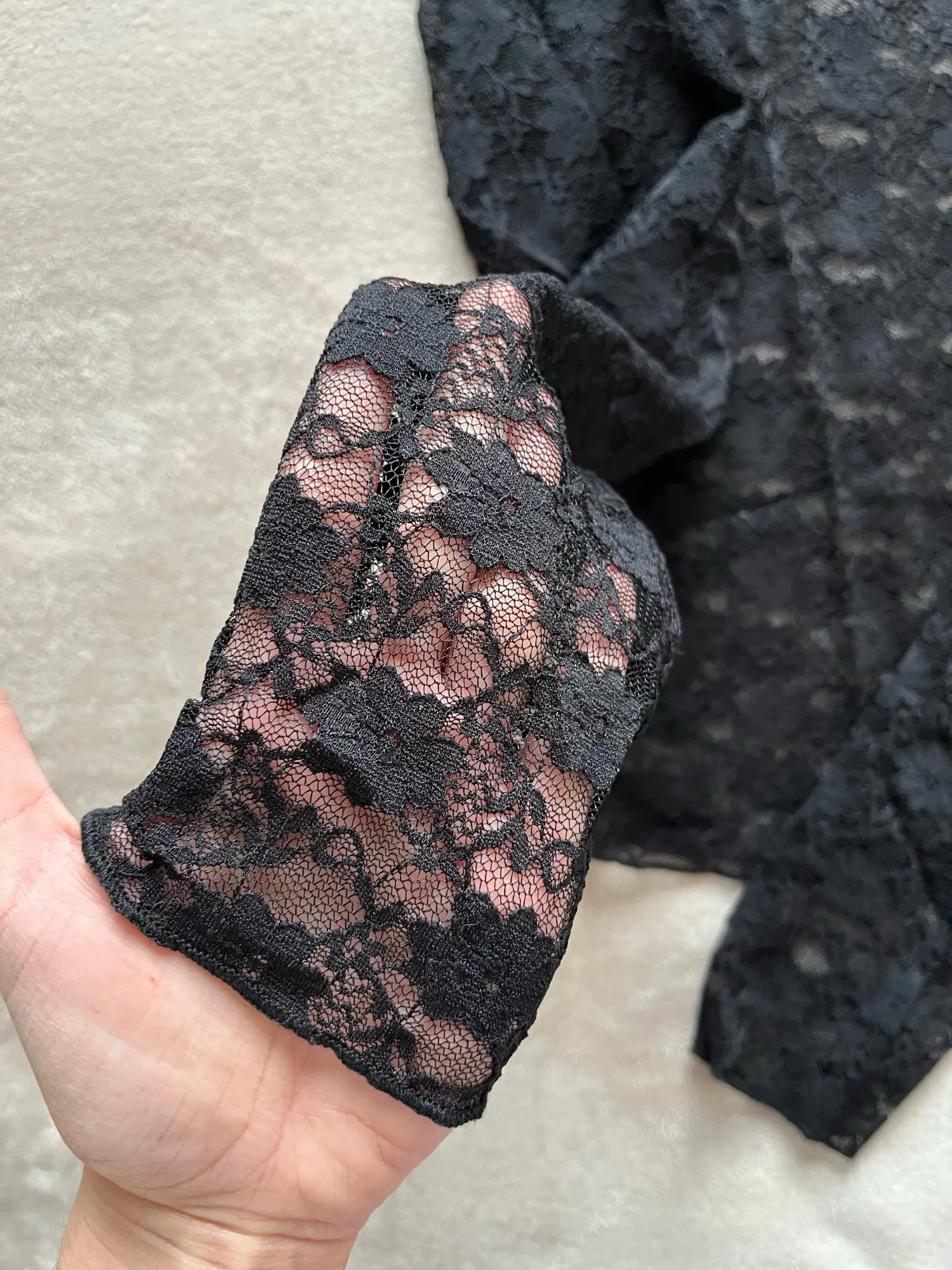 Lace-Trimmed Long Sleeve Crop Top for Unforgettable Nights photo review