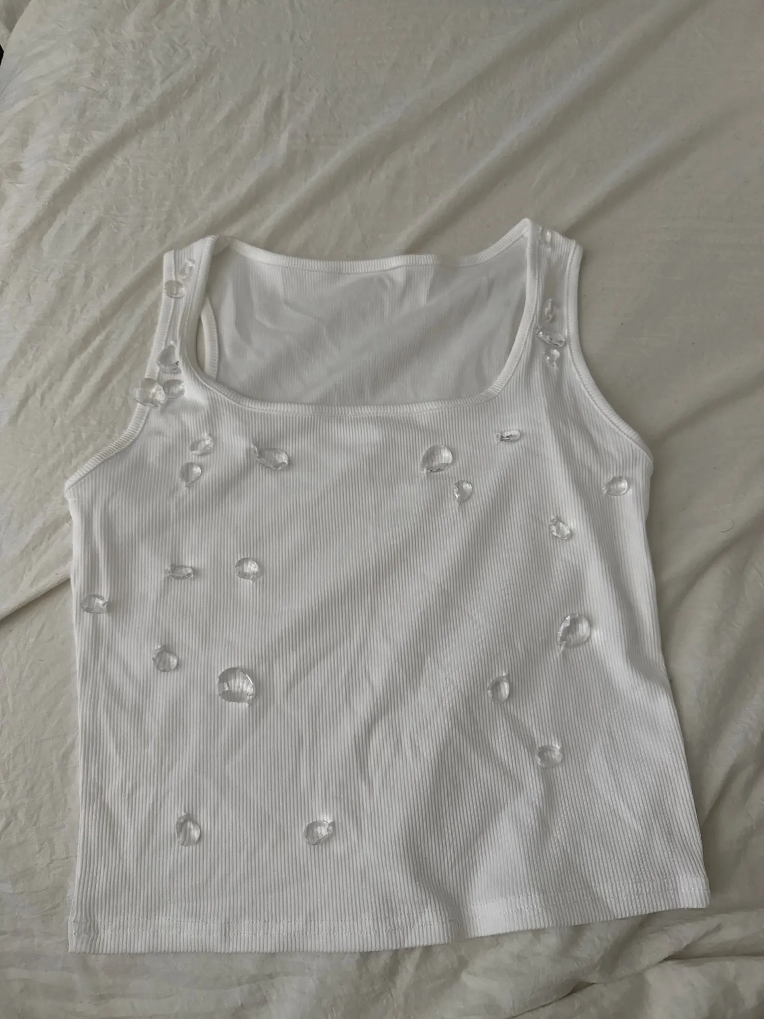 Sleek Water Droplets Tank for Dazzling Evening Style photo review