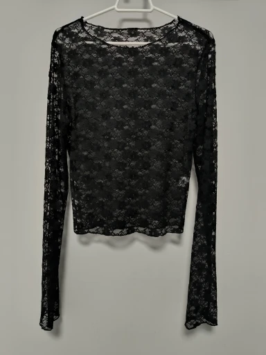 Lace-Trimmed Long Sleeve Crop Top for Unforgettable Nights photo review