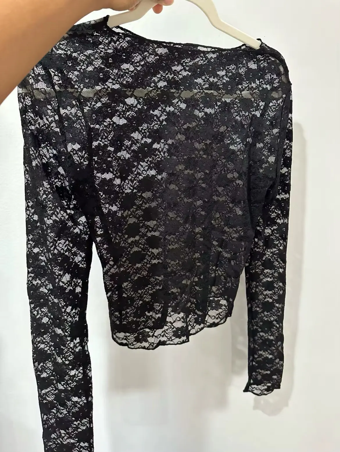 Lace-Trimmed Long Sleeve Crop Top for Unforgettable Nights photo review