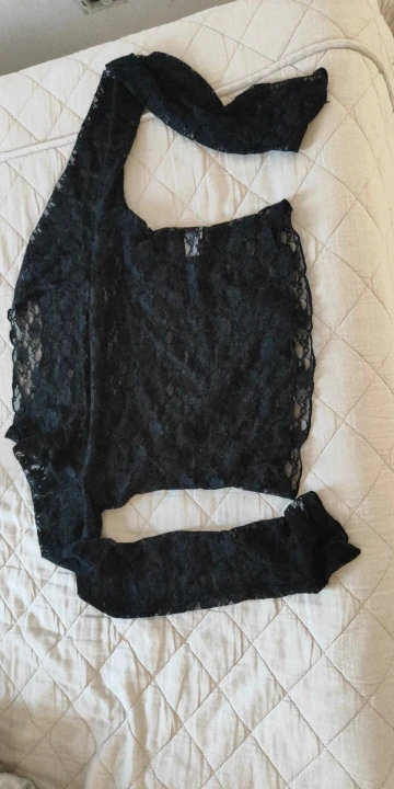 Lace-Trimmed Long Sleeve Crop Top for Unforgettable Nights photo review