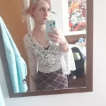 Lace-Trimmed V-Neck Crop Top with Flare Sleeves for Events photo review