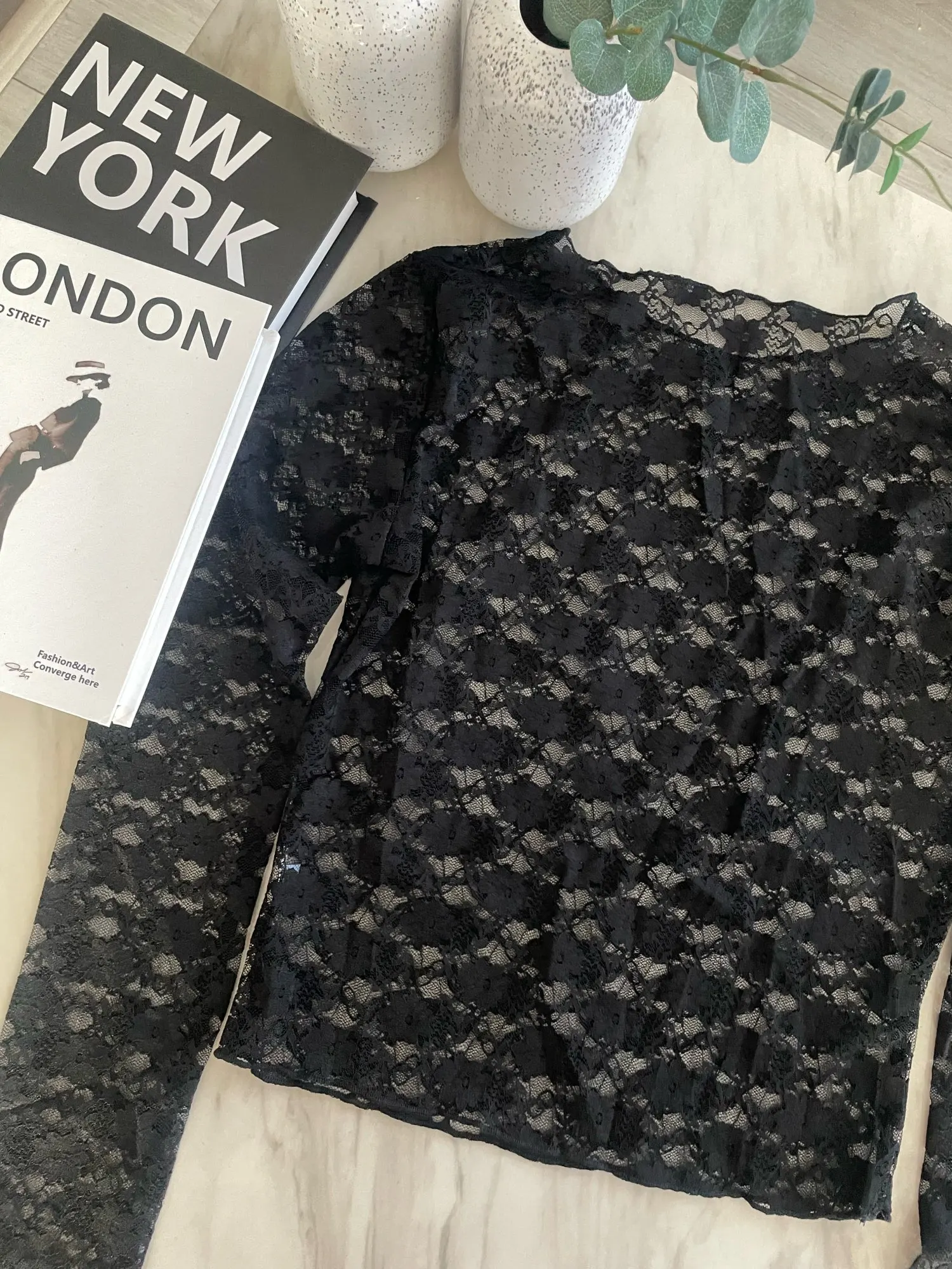 Lace-Trimmed Long Sleeve Crop Top for Unforgettable Nights photo review