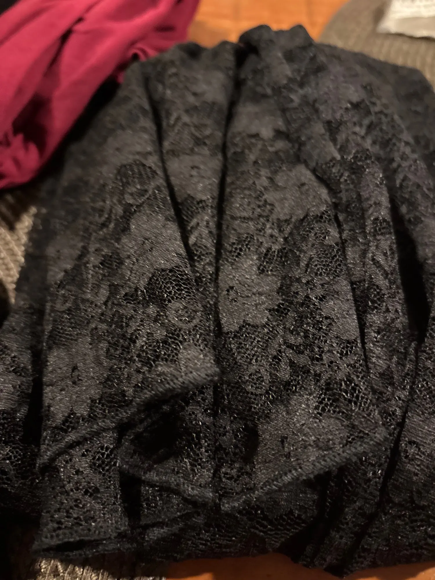 Lace-Trimmed Long Sleeve Crop Top for Unforgettable Nights photo review