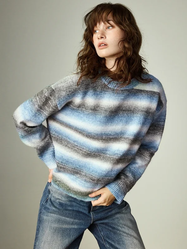TOYOUTH Women's Sweater Winter New Loose Crew Neck Gradient Rainbow Stripe Atmosphere Long Pile Knit Top