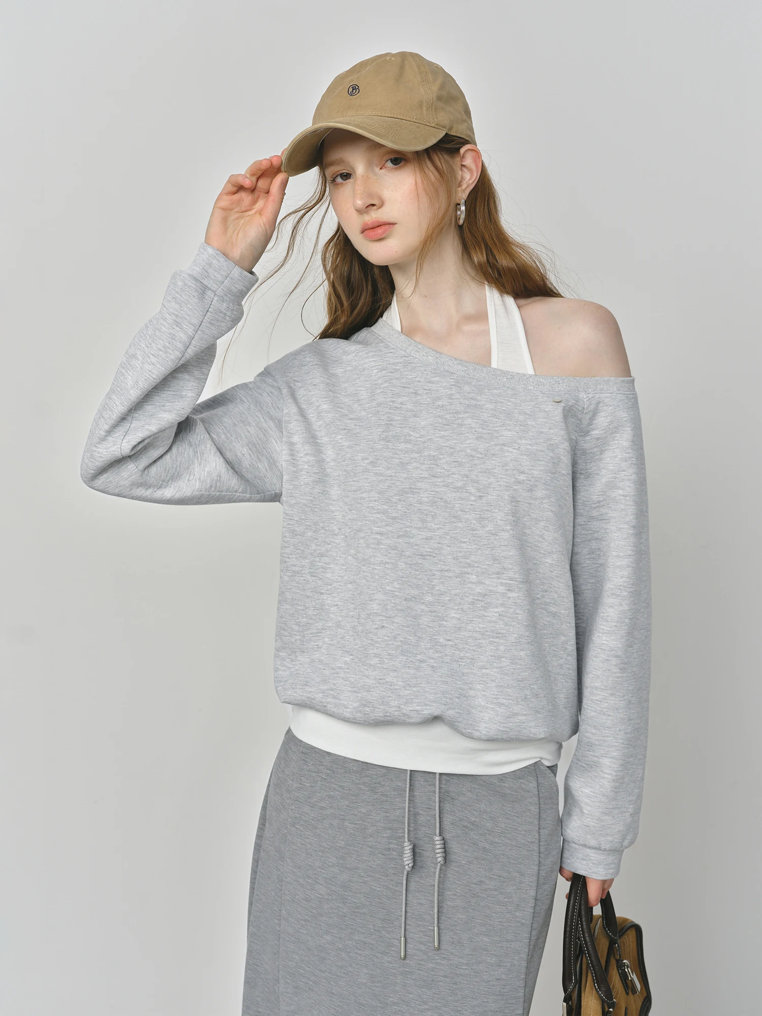 kf-S67622460842f4b6c99d7b394660fb8707 FSLE Hot Girl Oblique Shoulder Halter Neck Fake Two piece Sweatshirt Female Autumn New Loose Versatile Tops 25FS13222