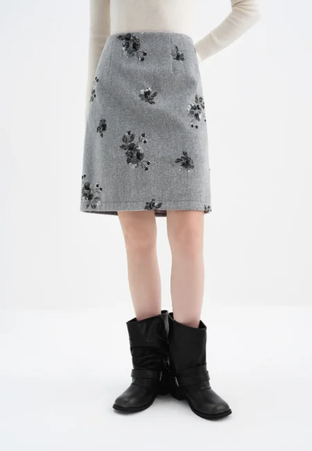 FSLE 【Premium Series】Vintage Sequin Embroidery Short Skirt with Slightly Fitted Back Winter New Arrival Grey Skirts