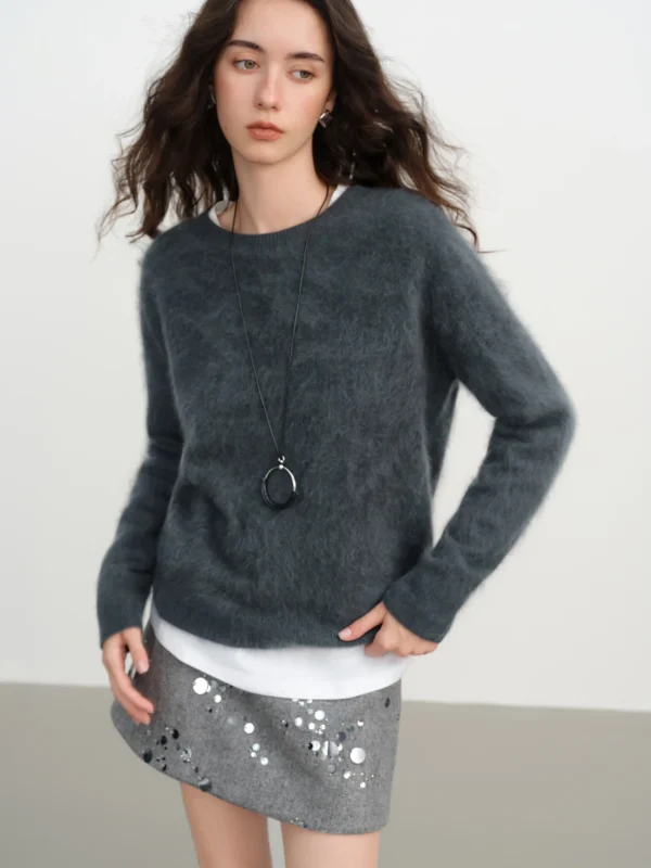 Winter Women's Round Neck Minimalist Knit Sweater Relaxed Fit Wool Blend Pullover Cashmere Touch for Casual Comfort