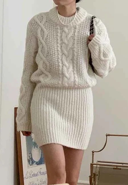 Autumn/Winter Retro Loose Long Sleeve O Neck Short Knitted Dresses Elegant Women Knitted Sweater Dress New Casual Woman Knitwear